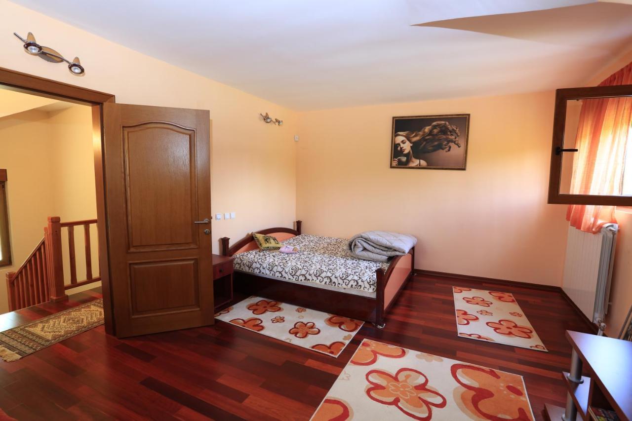 Amigosranch Villa Kruševac Buitenkant foto
