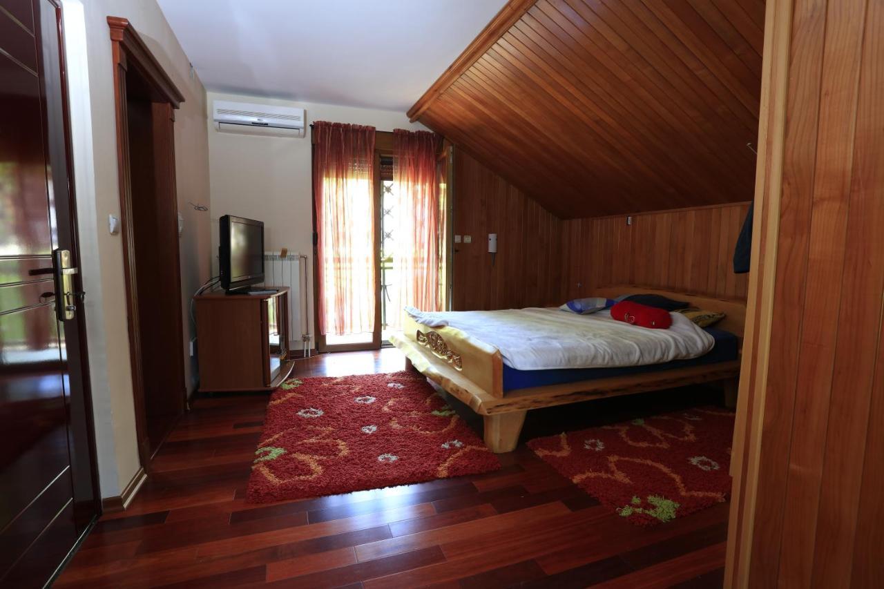 Amigosranch Villa Kruševac Buitenkant foto